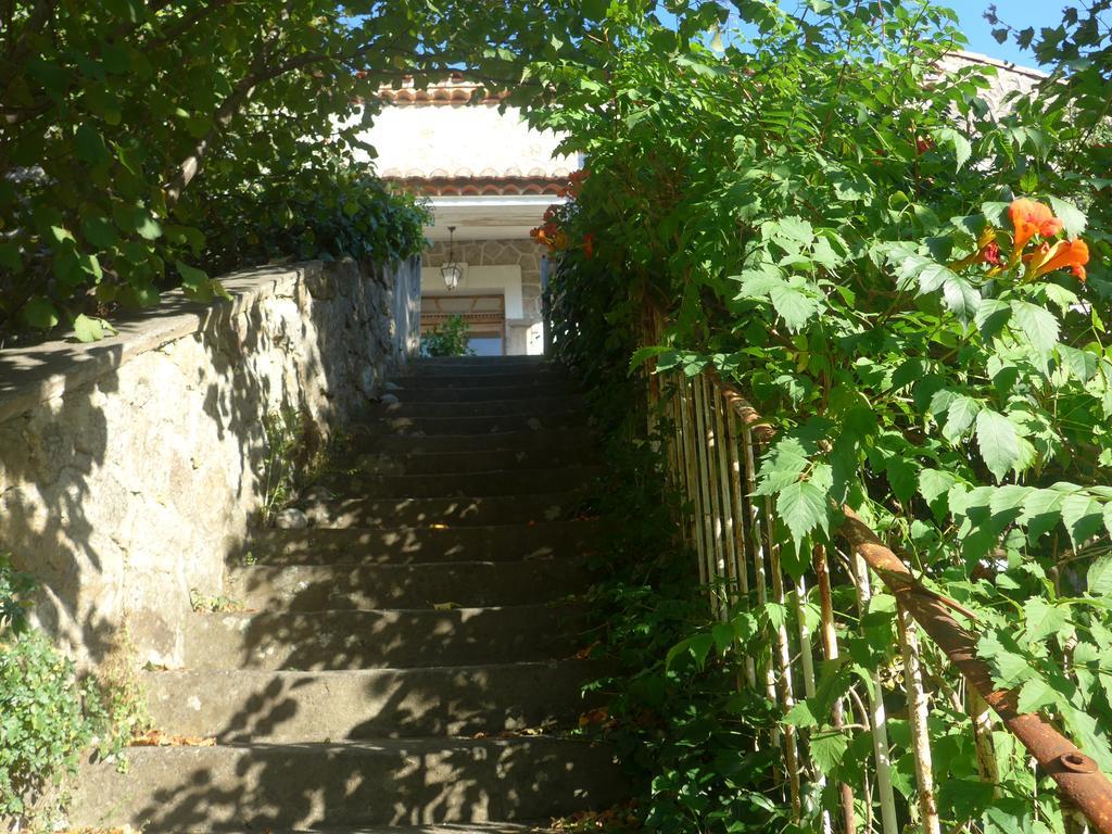 La Colline Bleue Bed & Breakfast Banne Dış mekan fotoğraf